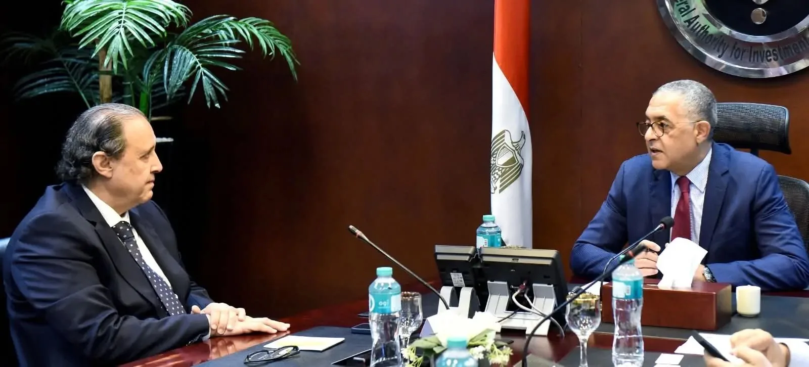 مجموعة كريستال مارتن العالمية تخطط لتأسيس مصنع للمنسوجات والملابس في مصر