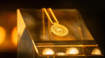 مجوهرات صينية تتحدى أبرز العلامات التجارية العالمية في سوقها المحلي الواسع.