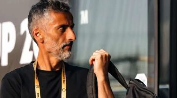 محاضرة للاعبي الأهلي في تونس.. وريبيرو يوضح أسلوب اللعب للموسم الجديد