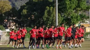 محاضرة وتدريب على فترتين.. الأهلي يواصل تحضيراته في معسكر تونس