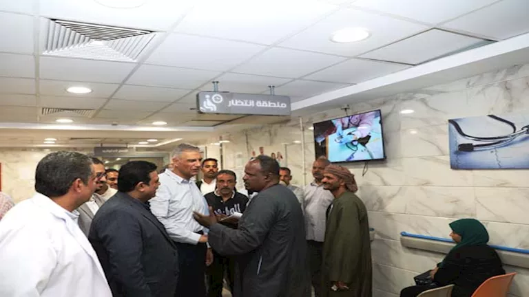 محافظ أسوان يطالب بسرعة إتمام بناء وحدة غسيل الكلى في مستشفى كوم أم. محافظ أسوان يطالب بسرعة إتمام بناء وحدة غسيل الكلى في مستشفى كوم أم.