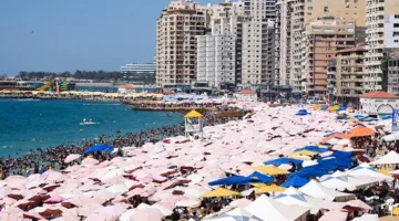 محافظ الإسكندرية يتفقد الكورنيش ويعطي توجيهات فورية لضبط الوضع – صور