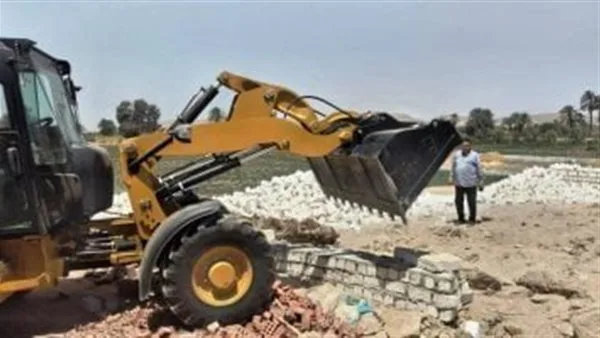 محافظ الإسكندرية يوجه باتخاذ إجراءات صارمة ضد التعديات على الأراضي الزراعية محافظ الإسكندرية يوجه باتخاذ إجراءات صارمة ضد التعديات على الأراضي الزراعية