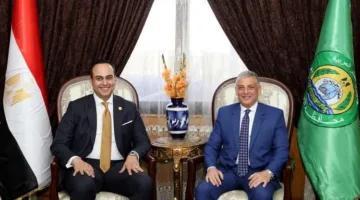 محافظ الإسماعيلية يجتمع برئيس هيئة الرعاية الصحية لتعزيز أوجه التعاون