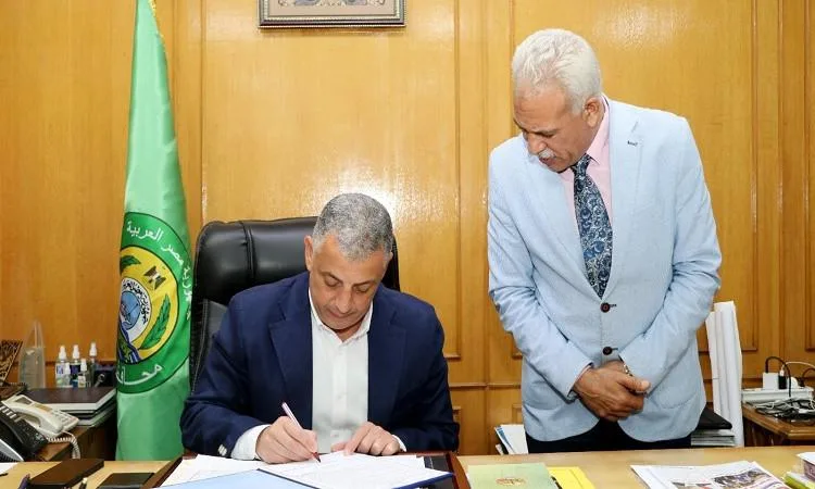 محافظ الإسماعيلية يوافق على معدلات قبول الطلاب في المدارس الثانوية محافظ الإسماعيلية يوافق على معدلات قبول الطلاب في المدارس الثانوية