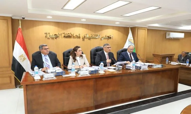محافظ الجيزة يتفقد التحضيرات لانتخابات مجلس الشيوخ
