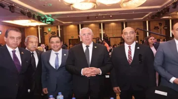 محافظ الجيزة يحتفي بـ 13 طالبًا متميزًا من أوائل الثانوية والدبلومات.. هدايا لاب توب.