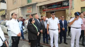 محافظ القاهرة يتولى الإشراف على إطفاء حريق نشب في مبنى بمصر الجديدة