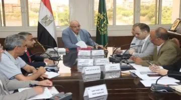 محافظ القليوبية يراقب مشروع تحسين الطرق في أبو زعبل وشبرا الخيمة