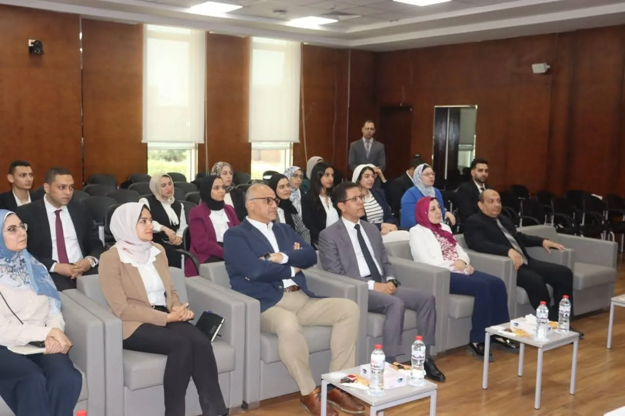 محافظ القليوبية يستعرض مشروع الخريطة الرقمية التفاعلية لخريجي “كريتيڤا” لدعم التحول الرقمي في المحافظة محافظ القليوبية يستعرض مشروع الخريطة الرقمية التفاعلية لخريجي “كريتيڤا” لدعم التحول الرقمي في المحافظة