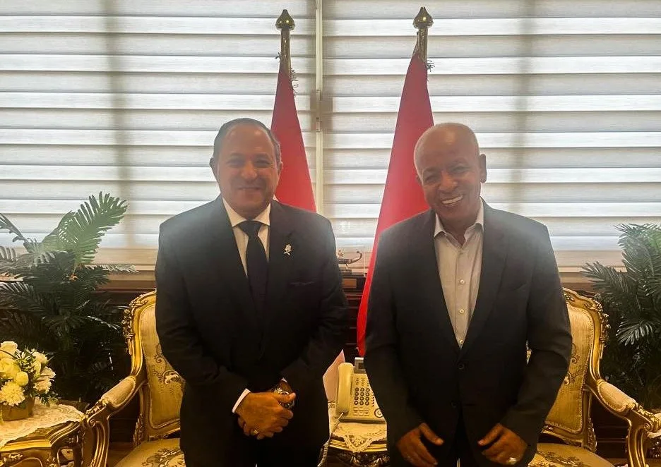 محافظ بورسعيد يجتمع برئيس اتحاد عمال مصر لمناقشة قضايا العمال وتعزيز الشراكة المشتركة محافظ بورسعيد يجتمع برئيس اتحاد عمال مصر لمناقشة قضايا العمال وتعزيز الشراكة المشتركة