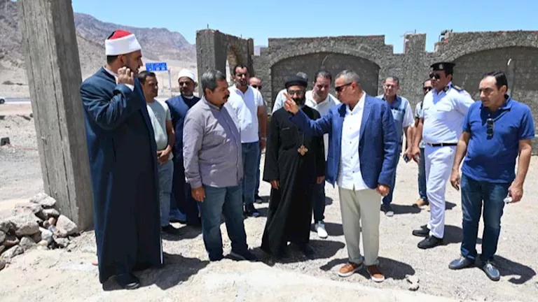 محافظ جنوب سيناء يزور مواقع العمل في كنيسة كيرياليسون محافظ جنوب سيناء يزور مواقع العمل في كنيسة كيرياليسون