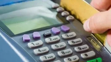 محافظ سوهاج يطلب تواجد مفتشي التموين في الصباح لضمان توزيع الخبز والسلع الغذائية للمواطنين.