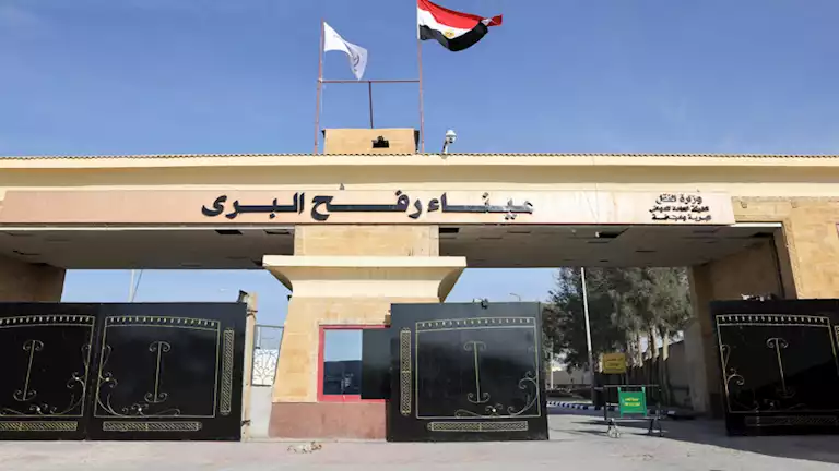 محافظ شمال سيناء: معبر رفح يعمل بكامل طاقته، وإغلاق المعابر يتم وفق الحاجة.