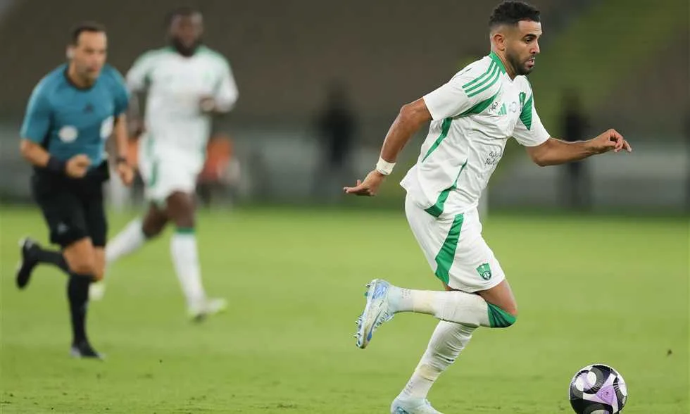 محرز: هل الدوري السعودي من بين الأقوى خمس دوريات؟ لا أوافق رونالدو… ورأيي حول انضمام ميسي. محرز: هل الدوري السعودي من بين الأقوى خمس دوريات؟ لا أوافق رونالدو… ورأيي حول انضمام ميسي.