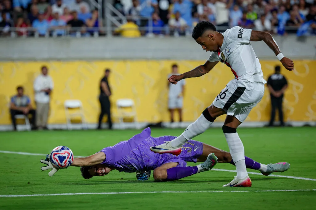 محمد الدعيم لـ365scores: الهلال يمثل فخر العرب في المونديال.. بونو حارس تاريخي وحمد الله تعزيز للزعيم محمد الدعيم لـ365scores: الهلال يمثل فخر العرب في المونديال.. بونو حارس تاريخي وحمد الله تعزيز للزعيم