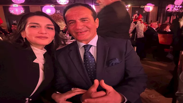محمد ثروت يبارك لابنته داليا بمناسبة حصولها على درجة الماجستير محمد ثروت يبارك لابنته داليا بمناسبة حصولها على درجة الماجستير