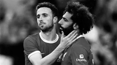 محمد صلاح يحضر تدريبات ليفربول بحزن بعد وفاة دييجو جوتا