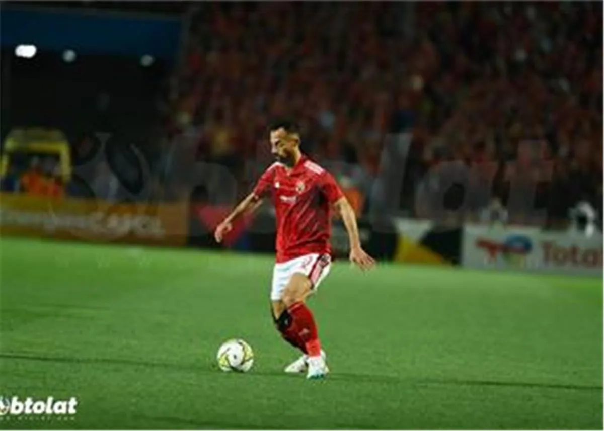 محمد عبد المنصف يعلن عن توقيت انضمام أحمد عبد القادر لنادي الزمالك ودور ممدوح عباس في ذلك.