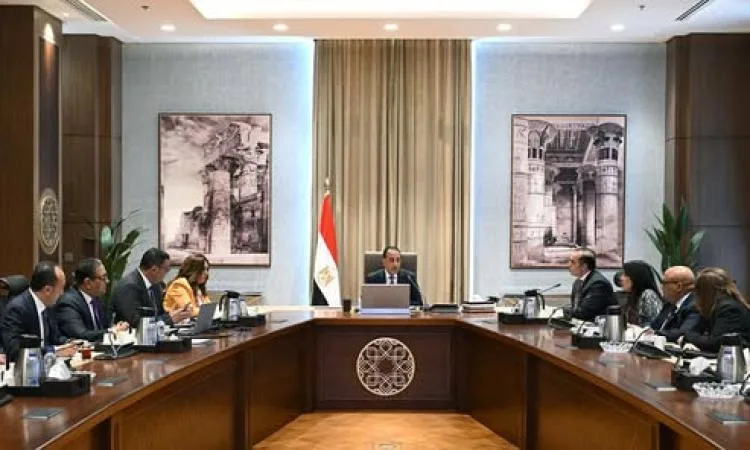 مدبولي: الحكومة تسعى لتوفير الطمأنينة للمستأجرين وستوفر بدائل متاحة لهم مدبولي: الحكومة تسعى لتوفير الطمأنينة للمستأجرين وستوفر بدائل متاحة لهم