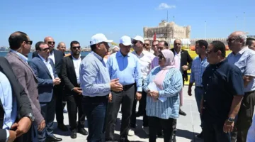 مدبولي يزور موقع مشروع إنشاء الحواجز البحرية وأعمال حماية السواحل