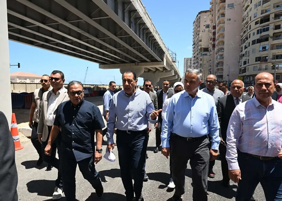 مدبولي يطلع على مشروع توسيع كورنيش الإسكندرية ومحور محمد نجيب: 5 مسارات في كل اتجاه وتطوير الهوية البصرية. مدبولي يطلع على مشروع توسيع كورنيش الإسكندرية ومحور محمد نجيب: 5 مسارات في كل اتجاه وتطوير الهوية البصرية.