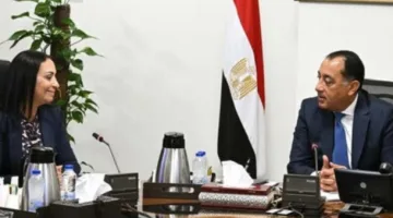 مدبولي يناقش مع وزيرة التضامن دعم برنامج “تكافل وكرامة” للمستفيدين