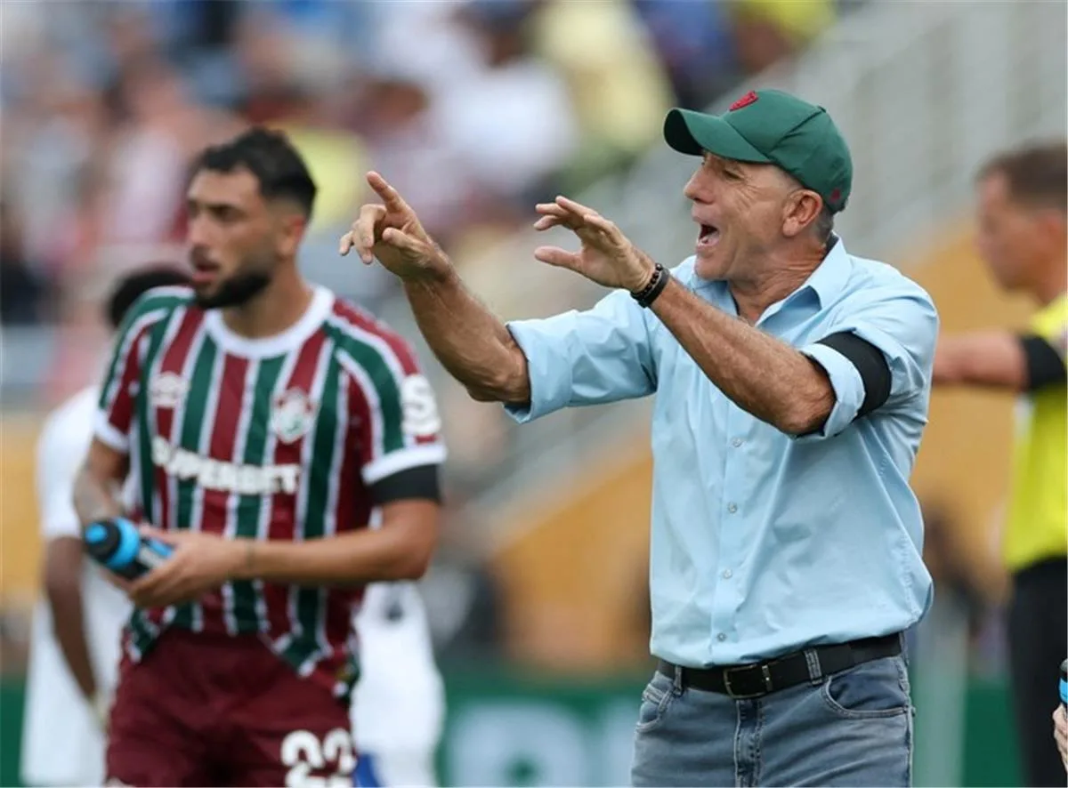 مدرب فلومينينسي بعد انتصارهم على الهلال: طبقنا استراتيجية سابقة وحققنا الفوز مدرب فلومينينسي بعد انتصارهم على الهلال: طبقنا استراتيجية سابقة وحققنا الفوز