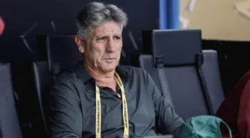 مدرب فلومينينسي يرد على المنتقدين بعد خروج إنتر ميلان: أعمل على تقييم الأمور بشكل مهنى.