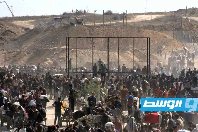 مدير منظمة الصحة: وصول عشر شاحنات محملة بالأدوية ومعدات المختبرات إلى معبر كرم أبو سالم
