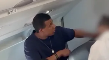 مريض نفسي يزعم حيازته قنبلة أثناء رحلة طيران