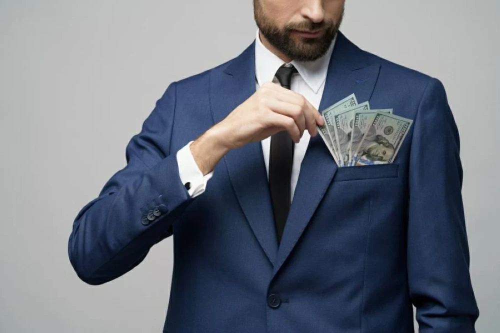 مستشار مالي: يوجد طريقتان لتحقيق الثورة وتوليد الأموال السرّ الأساسي لذلك