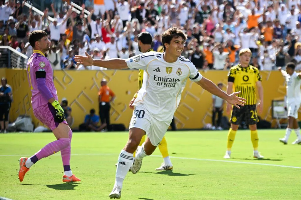 مستقبل غير واضح ينتظر مهاجم ريال مدريد بعد تألقه في كأس العالم للأندية مستقبل غير واضح ينتظر مهاجم ريال مدريد بعد تألقه في كأس العالم للأندية