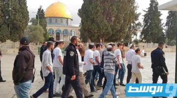 مستوطنون صهاينة يدخلون المسجد الأقصى بالقوة