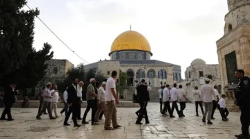 مستوطنون يدخلون المسجد الأقصى تحت حماية القوات الإسرائيلية