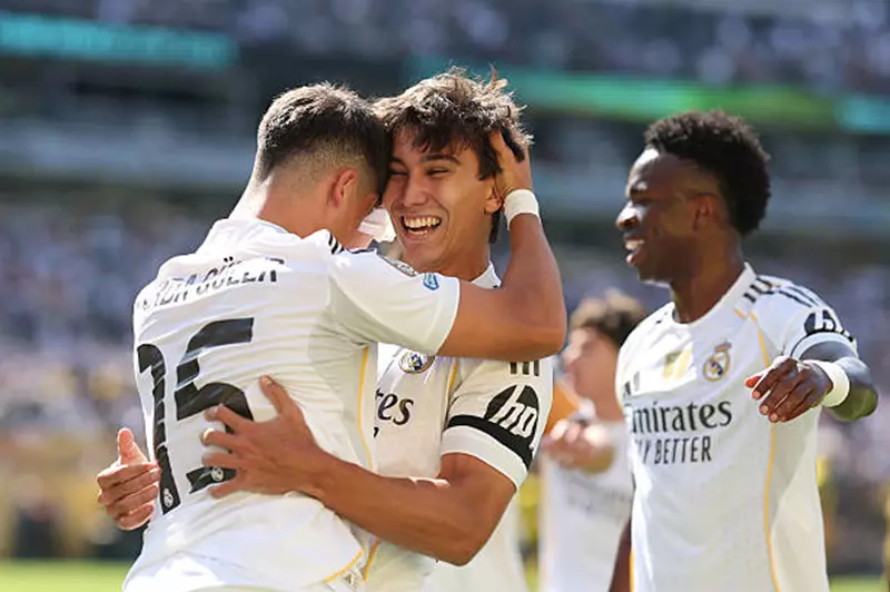 مشاركة في كل لقاء.. جونزالو جارسيا يحرز الهدف الأول لريال مدريد أمام دورتموند مشاركة في كل لقاء.. جونزالو جارسيا يحرز الهدف الأول لريال مدريد أمام دورتموند