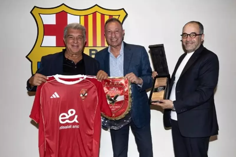 “مشروع الاستاد”.. الأهلي يوضح سبب زيارة الخطيب إلى برشلونة “مشروع الاستاد”.. الأهلي يوضح سبب زيارة الخطيب إلى برشلونة