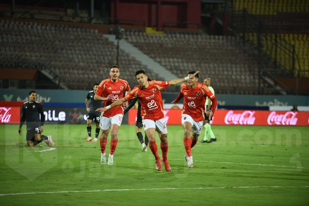 مصدر في الأهلي: إمام عاشور ليس للبيع، وقد تم استلام عروض من أندية خليجية وأوروبية لانتقاله. مصدر في الأهلي: إمام عاشور ليس للبيع، وقد تم استلام عروض من أندية خليجية وأوروبية لانتقاله.