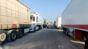 مصدر مصري: وصول 117 شاحنة مساعدات إلى قطاع غزة أمس