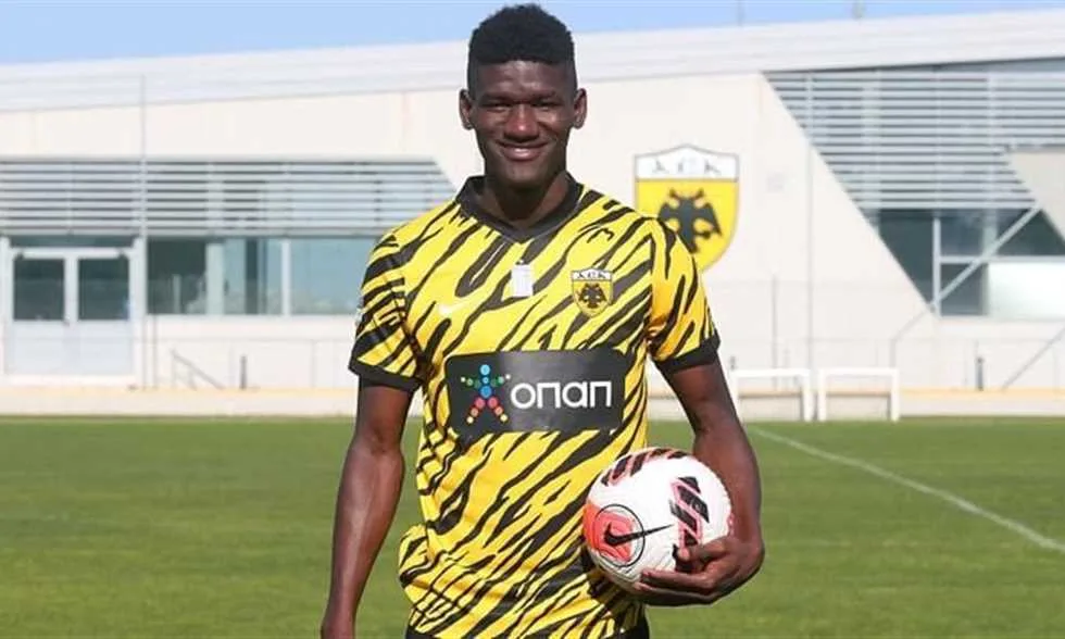 مصدر من أيك أثينا يكشف لـ “في الجول” تفاصيل مفاوضات الزمالك لضم زيني سالفادور.