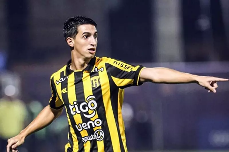 مصدر موثوق من اللاعب يوضح لموقع ليلا كورة تفاصيل مفاوضات الأهلي لضم أجوستين منصور. مصدر موثوق من اللاعب يوضح لموقع ليلا كورة تفاصيل مفاوضات الأهلي لضم أجوستين منصور.