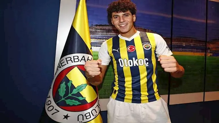 مصدر يكشف لمصراوي رأي عمر فايد بشأن الانتقال إلى الأهلي أو الزمالك مصدر يكشف لمصراوي رأي عمر فايد بشأن الانتقال إلى الأهلي أو الزمالك