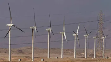مصر.. انطلاق التشغيل التجاري لمحطة طاقة الرياح في البحر الأحمر