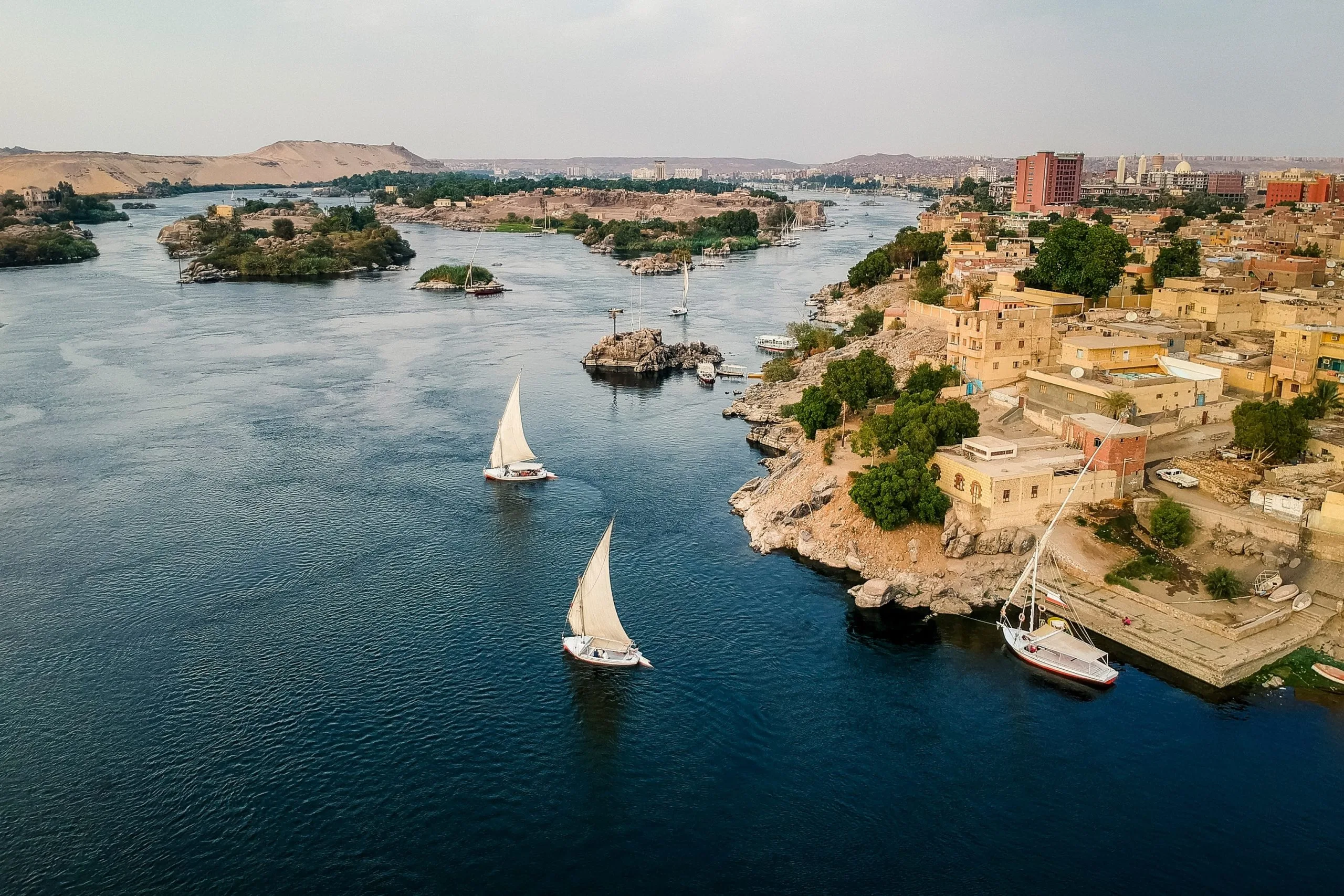 مصر تستثمر 9 مليارات جنيه لتطوير المنشآت الصحية في أسوان لتقديم خدمات التأمين الصحي مصر تستثمر 9 مليارات جنيه لتطوير المنشآت الصحية في أسوان لتقديم خدمات التأمين الصحي