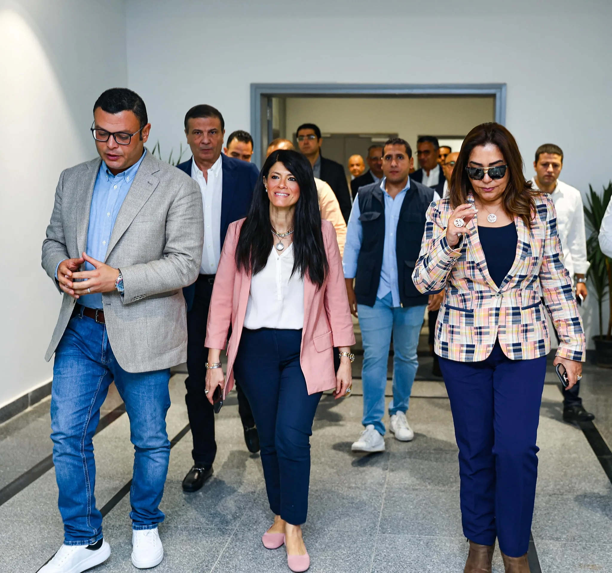 مصر تُحدث 34 جهاز مدينة في إطار مشروع تحسين وميكنة خدمات المواطنين بالمدن العمرانية. مصر تُحدث 34 جهاز مدينة في إطار مشروع تحسين وميكنة خدمات المواطنين بالمدن العمرانية.