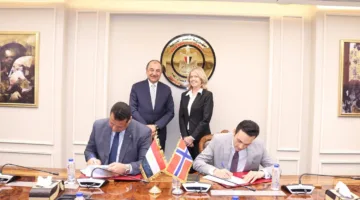 “مصر للألومنيوم” تبرم اتفاقية مع شركة “سكاتك” النرويجية لإنشاء محطة طاقة شمسية بقدرة 1000 ميجاوات في نجع حمادي