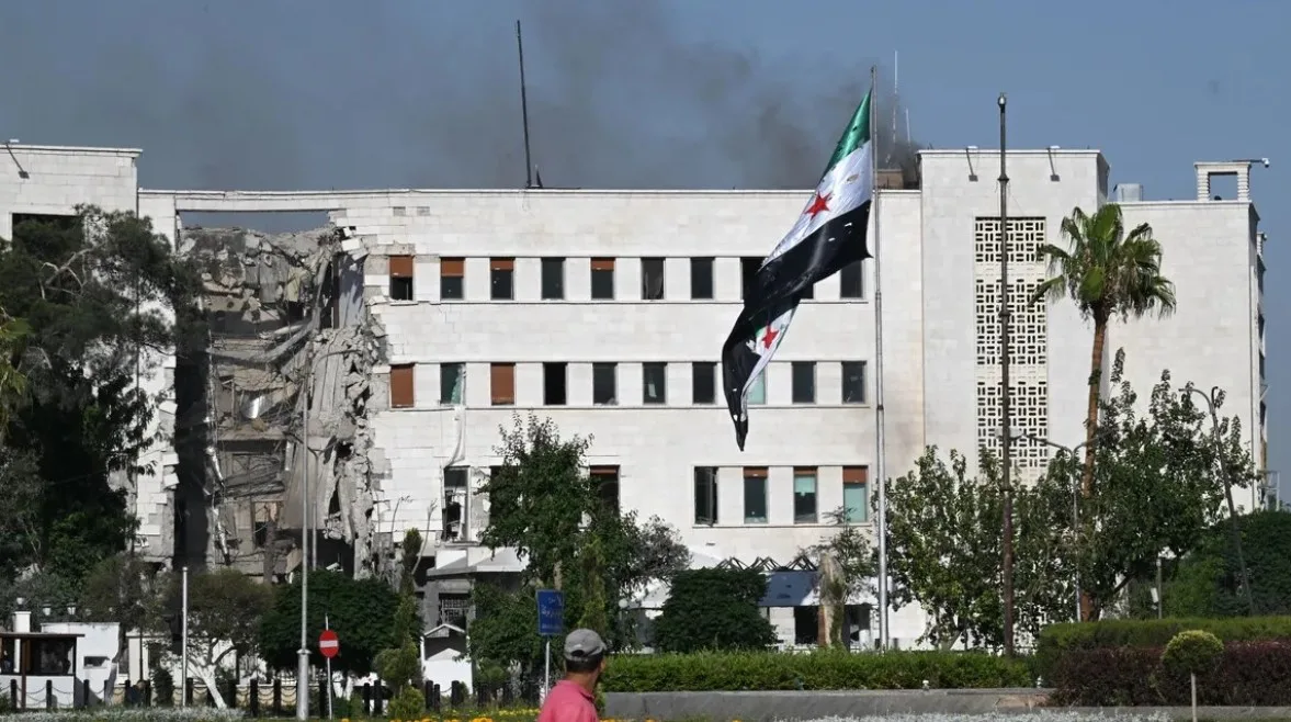 مصر والسعودية تتصدران، و11 دولة تعبر عن دعمها لسوريا: نساند الالتزام بالشرع من أجل تحقيق الأمن. مصر والسعودية تتصدران، و11 دولة تعبر عن دعمها لسوريا: نساند الالتزام بالشرع من أجل تحقيق الأمن.