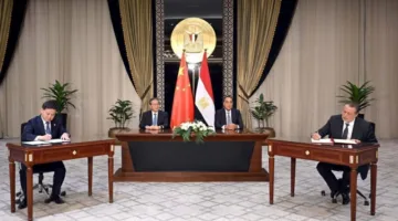 مصر والصين توقعان اتفاقية تعاون مالي لتعزيز استخدام العملات المحلية.