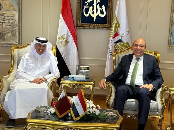 مصر وقطر تبدأان مشروعًا مشتركًا لتقليل المسافات الجوية وخفض انبعاثات الكربون مصر وقطر تبدأان مشروعًا مشتركًا لتقليل المسافات الجوية وخفض انبعاثات الكربون