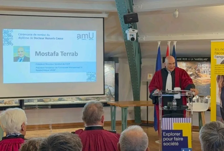 مصطفى التراب يُنَال درجة الدكتوراه الفخرية من جامعة إيكس مارسيليا مصطفى التراب يُنَال درجة الدكتوراه الفخرية من جامعة إيكس مارسيليا